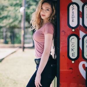 Meet your Posher, Bella